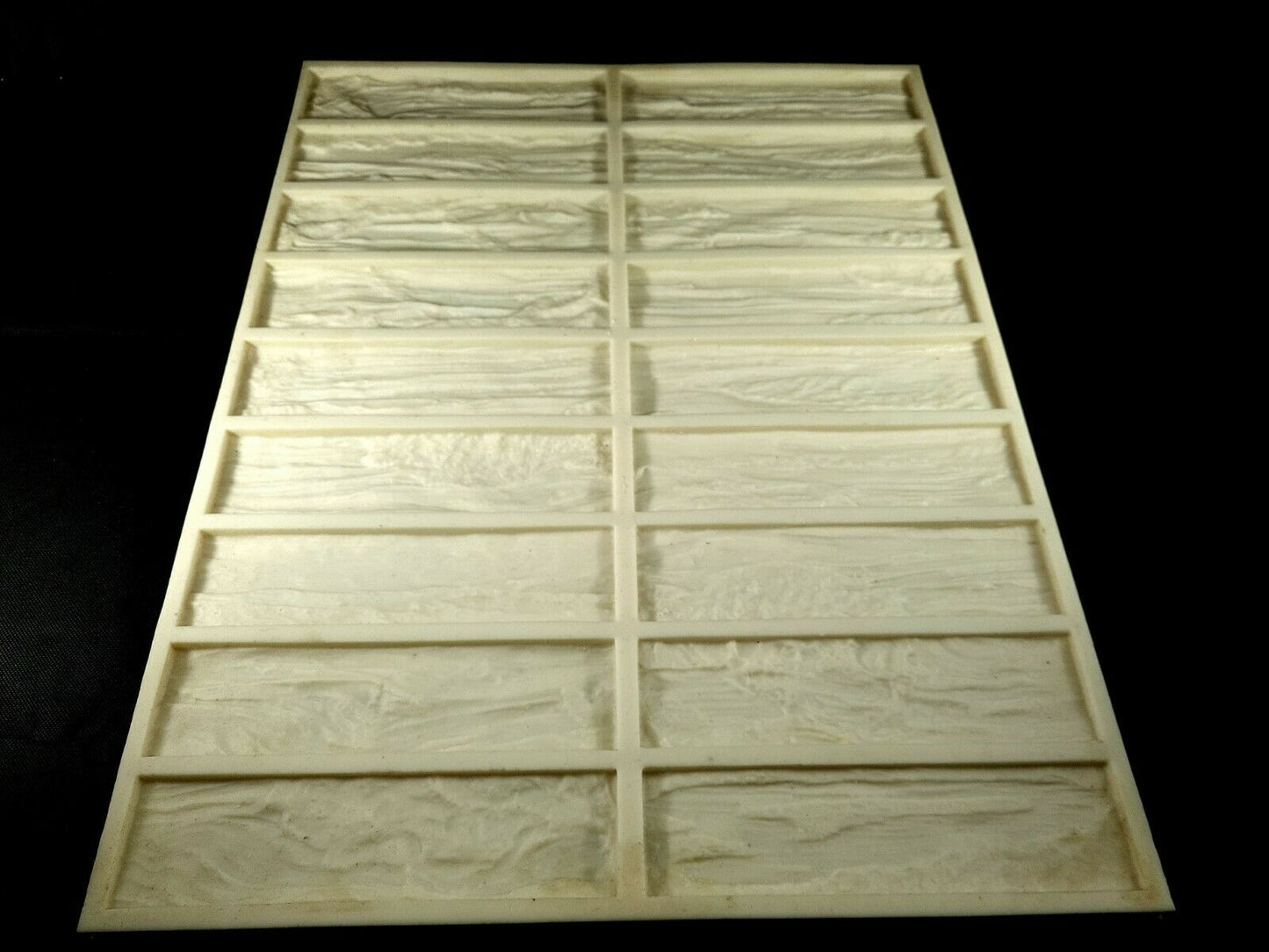 RTV Silicone Mold – Wood Effect Brick Slips for Plaster & DIY Use